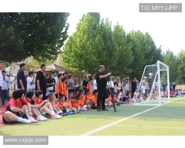 浦东实验小学足球明星展现青春活力与团队精神的精彩瞬间