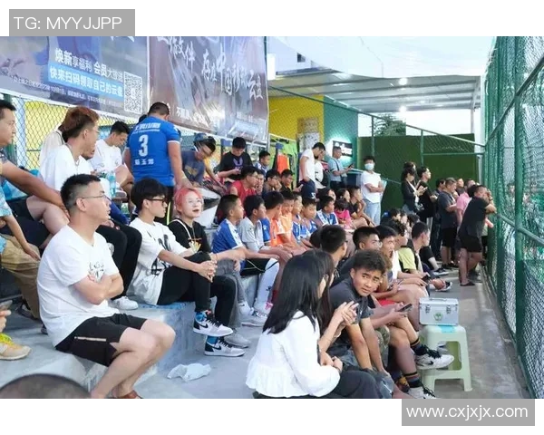 足球明星与小粉丝的温馨互动瞬间展现梦想与激情的传承 足球明星与小粉丝的温馨互动瞬间展现梦想与激情的传承