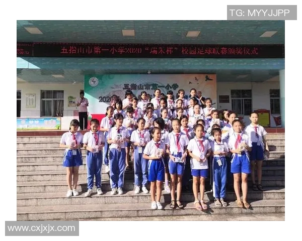 邹佳一:从青涩少年到足球明星的辉煌历程与成就解析 邹佳一:从青涩少年到足球明星的辉煌历程与成就解析